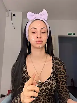 Snapshot of MeganHopeX chatting on 01-25-25, 07:49 MeganHopeX online show from 01-25-25, 07:49