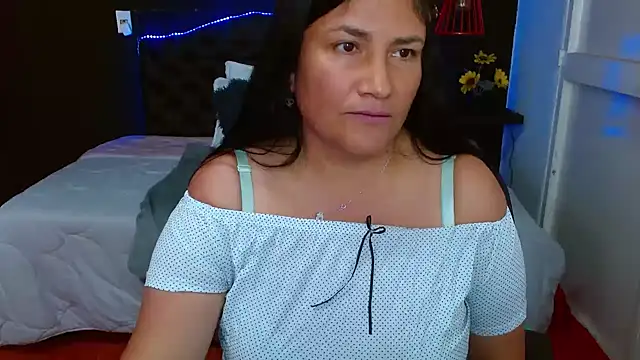Snapshot of salomexlove_20 chatting on 02-22-25, 05:35 salomexlove 20 online show from 02-22-25, 05:35
