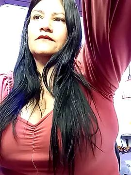 Snapshot of salomexlove_20 chatting on 10-18-25, 04:42 salomexlove 20 online show from 10-18-25, 04:42