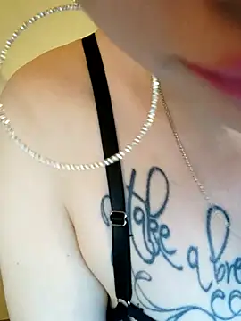 Snapshot of Fuck-Gina chatting on 07-11-26, 08:53 Fuck-Gina online show from 07-11-26, 08:53