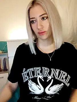 Snapshot of Fuck-Gina chatting on 06-13-26, 02:53 Fuck-Gina online show from 06-13-26, 02:53