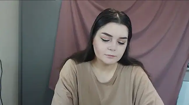 Snapshot of ohhhMie chatting on 02-02-25, 04:05 ohhhMie online show from 02-02-25, 04:05