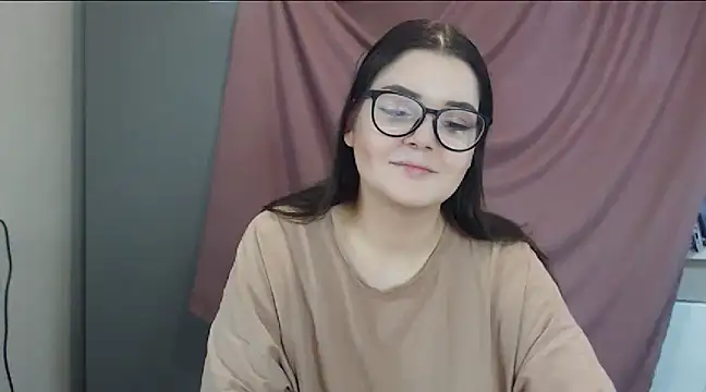 Snapshot of ohhhMie chatting on 02-02-25, 10:13 ohhhMie online show from 02-02-25, 10:13