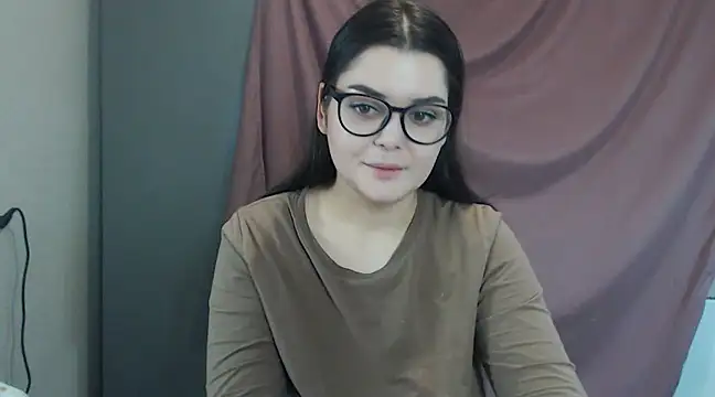 Snapshot of ohhhMie chatting on 02-06-25, 09:38 ohhhMie online show from 02-06-25, 09:38