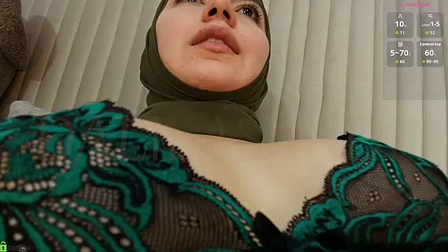 dalilasaadi  online show from 04-08-26, 03:41