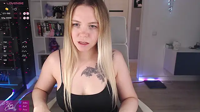 Emma Bryan online show from 11-20-25, 07:25