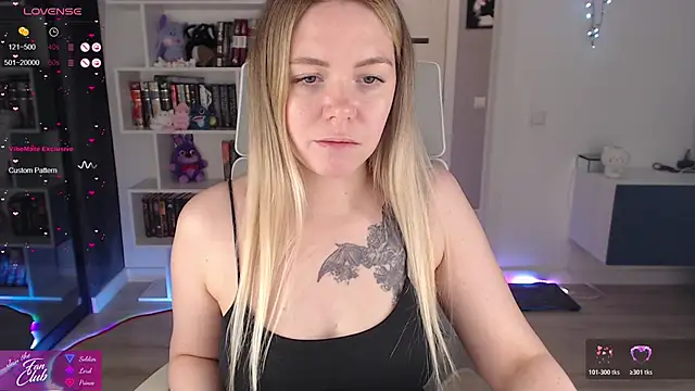 Emma Bryan online show from 11-21-25, 06:18