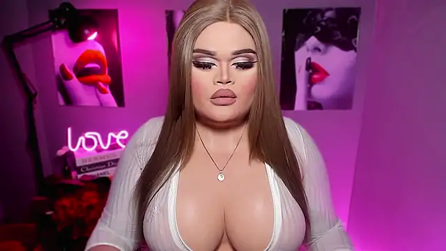 Snapshot of KarolinaThompson chatting on 01-09-26, 05:25 KarolinaThompson online show from 01-09-26, 05:25