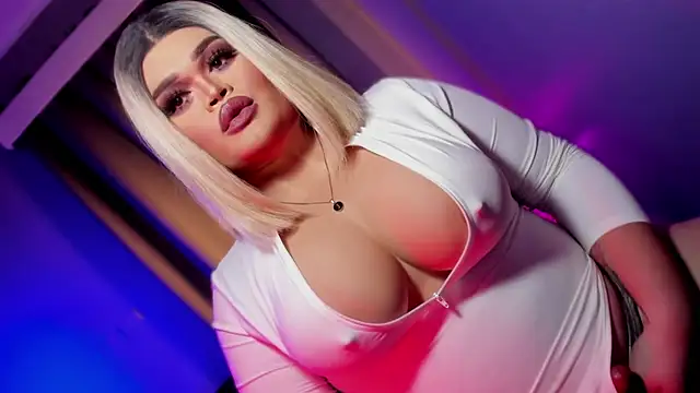 Snapshot of KarolinaThompson chatting on 03-17-25, 09:22 KarolinaThompson online show from 03-17-25, 09:22