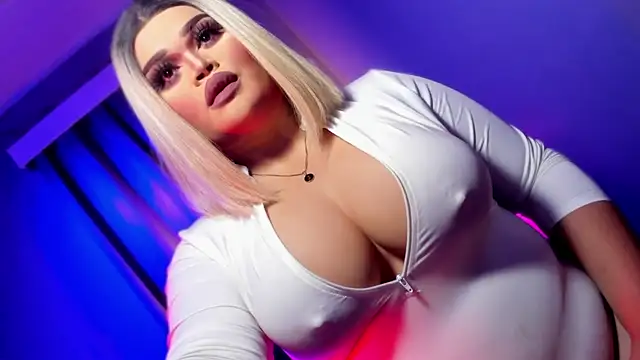 Snapshot of KarolinaThompson chatting on 03-22-25, 09:13 KarolinaThompson online show from 03-22-25, 09:13