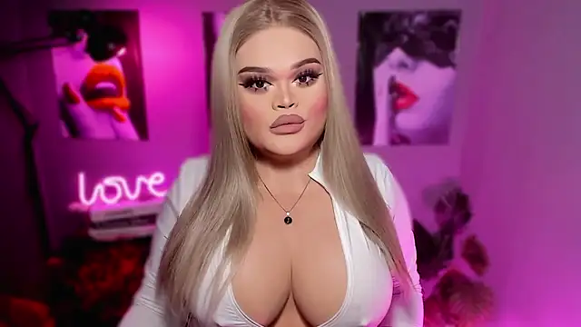 Snapshot of KarolinaThompson chatting on 11-02-25, 07:24 KarolinaThompson online show from 11-02-25, 07:24