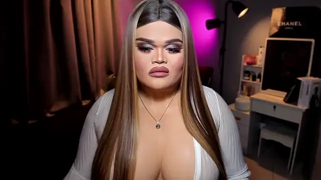 Snapshot of KarolinaThompson chatting on 12-01-24, 04:34 KarolinaThompson online show from 12-01-24, 04:34