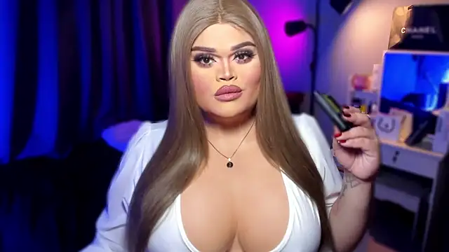 Snapshot of KarolinaThompson chatting on 12-22-24, 12:27 KarolinaThompson online show from 12-22-24, 12:27