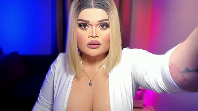 Snapshot of KarolinaThompson chatting on 02-21-25, 08:07 KarolinaThompson online show from 02-21-25, 08:07