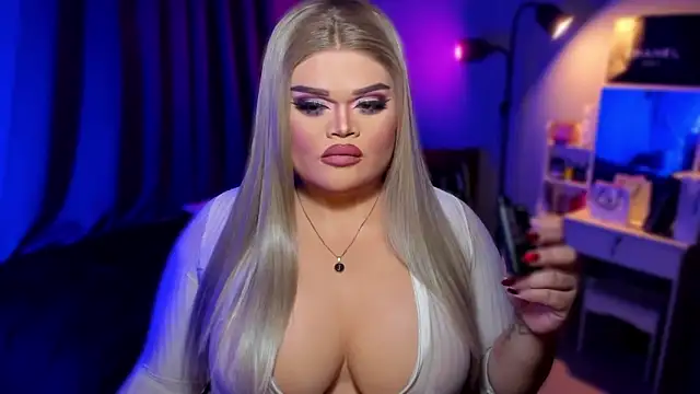 Snapshot of KarolinaThompson chatting on 12-14-24, 08:29 KarolinaThompson online show from 12-14-24, 08:29