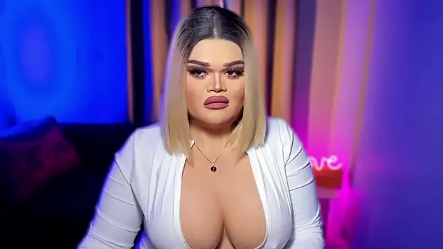 Snapshot of KarolinaThompson chatting on 01-31-25, 11:24 KarolinaThompson online show from 01-31-25, 11:24