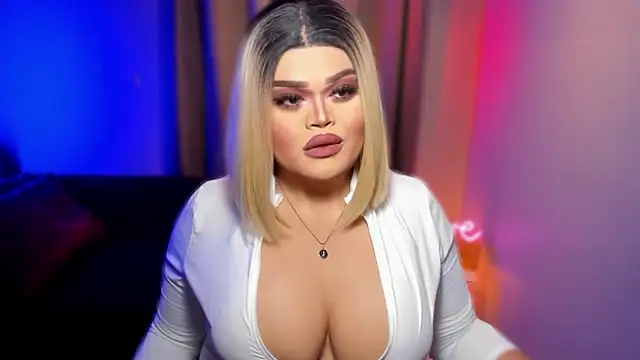 Snapshot of KarolinaThompson chatting on 03-15-25, 07:53 KarolinaThompson online show from 03-15-25, 07:53