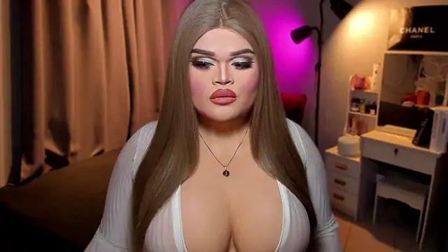 Snapshot of KarolinaThompson chatting on 12-07-24, 07:05 KarolinaThompson online show from 12-07-24, 07:05