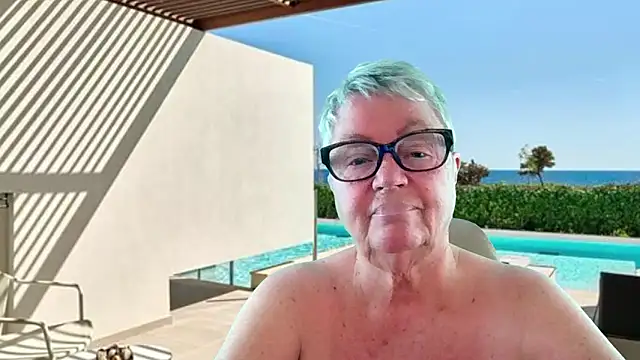 GrannyChrissy68 online show from 06-13-26, 02:48