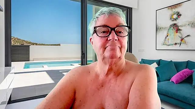 GrannyChrissy68 online show from 06-14-26, 01:23