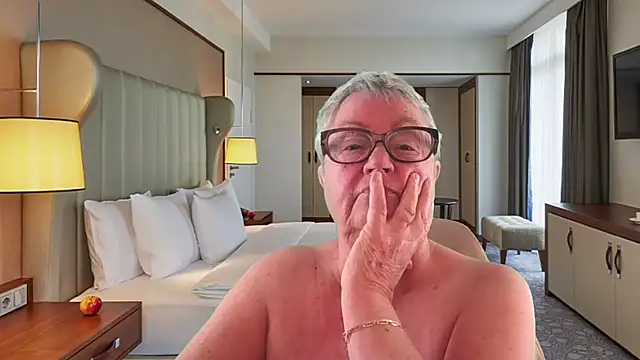 GrannyChrissy68 online show from 06-09-26, 01:23