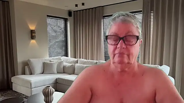 GrannyChrissy68 online show from 06-30-26, 01:55