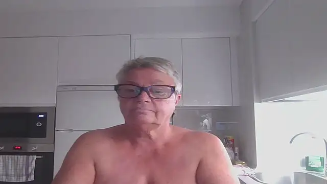 GrannyChrissy68 online show from 10-15-25, 09:45