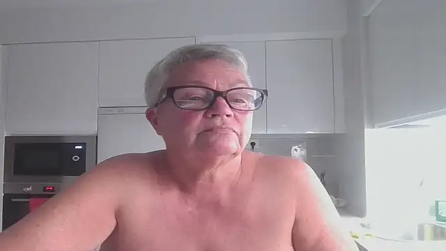 GrannyChrissy68 online show from 10-09-25, 07:47