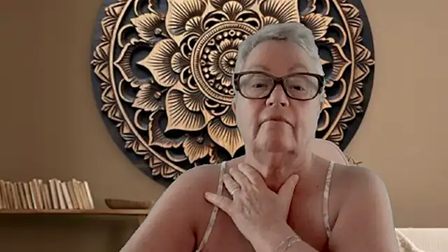 GrannyChrissy68 online show from 03-04-26, 02:25