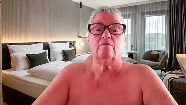 GrannyChrissy68 online show from 07-24-26, 02:24