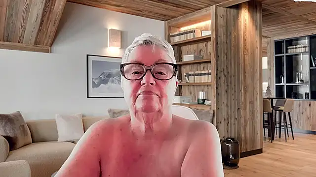 GrannyChrissy68 online show from 02-14-26, 01:33