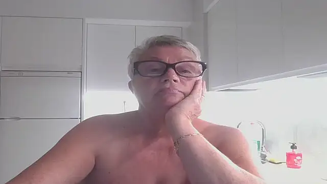GrannyChrissy68 online show from 10-14-25, 09:36