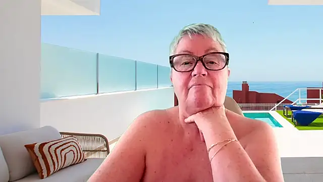 GrannyChrissy68 online show from 06-15-26, 01:44