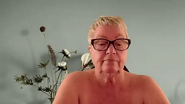 GrannyChrissy68 online show from 03-19-26, 03:56