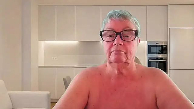 GrannyChrissy68 online show from 06-10-26, 02:51