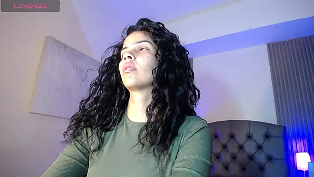 Snapshot of ximena_diaz chatting on 03-17-25, 09:35 ximena diaz online show from 03-17-25, 09:35