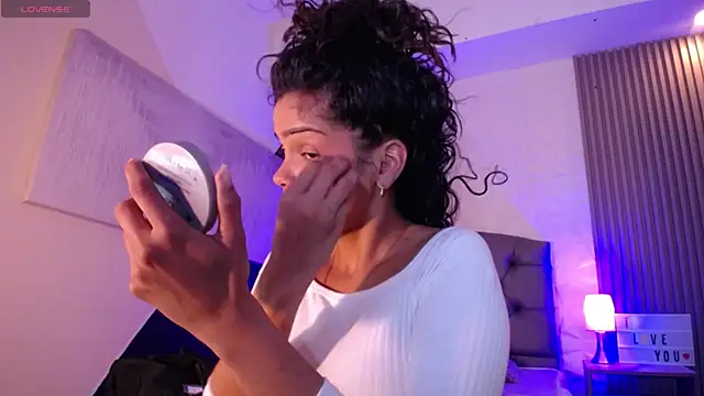 Snapshot of ximena_diaz chatting on 01-25-25, 09:25 ximena diaz online show from 01-25-25, 09:25