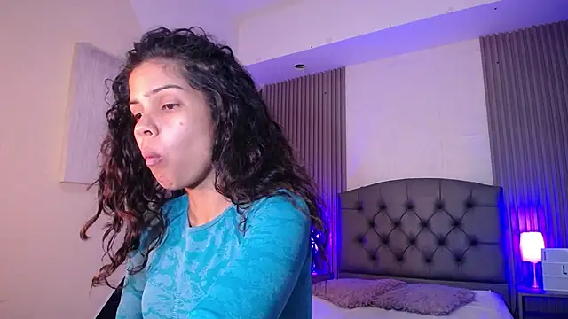 Snapshot of ximena_diaz chatting on 03-10-25, 07:29 ximena diaz online show from 03-10-25, 07:29