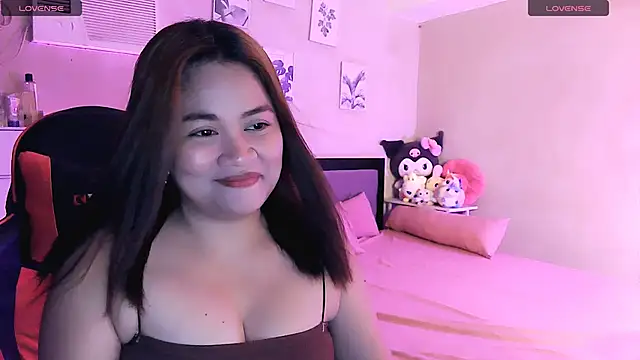 Snapshot of yenyen_ chatting on 04-18-26, 02:19 yenyen online show from 04-18-26, 02:19
