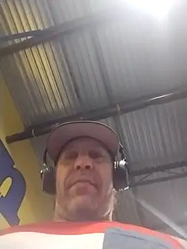 Snapshot of trucker1979 chatting on 05-24-26, 09:09 trucker1979 online show from 05-24-26, 09:09