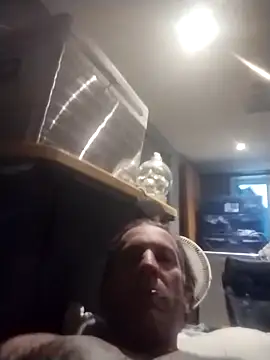 trucker1979 online show from 12-17-25, 05:18