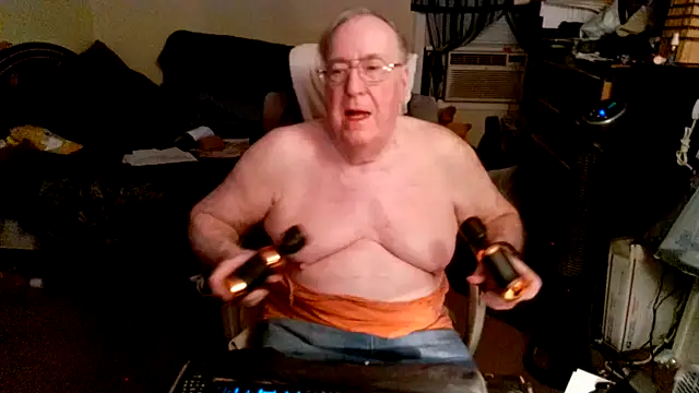 Snapshot of Toastir chatting on 09-22-25, 11:11 Toastir online show from 09-22-25, 11:11