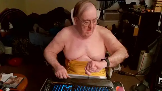 Snapshot of Toastir chatting on 03-17-26, 04:21 Toastir online show from 03-17-26, 04:21