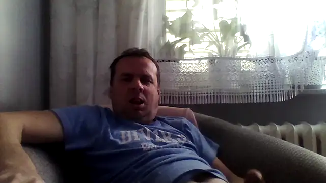 Snapshot of grzes19763 chatting on 04-13-26, 02:43 grzes19763 online show from 04-13-26, 02:43