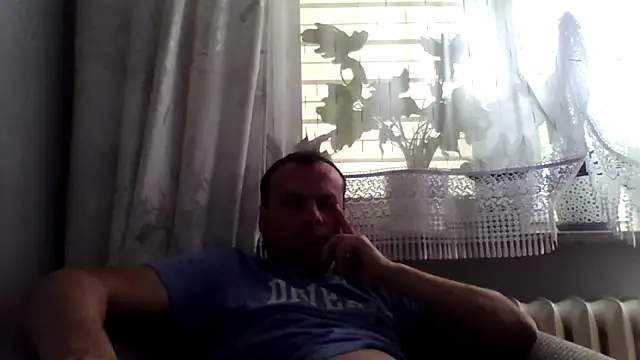 Snapshot of grzes19763 chatting on 06-06-26, 01:49 grzes19763 online show from 06-06-26, 01:49