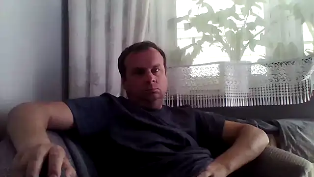 Snapshot of grzes19763 chatting on 05-06-26, 10:08 grzes19763 online show from 05-06-26, 10:08