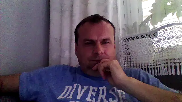 Snapshot of grzes19763 chatting on 06-11-26, 09:17 grzes19763 online show from 06-11-26, 09:17