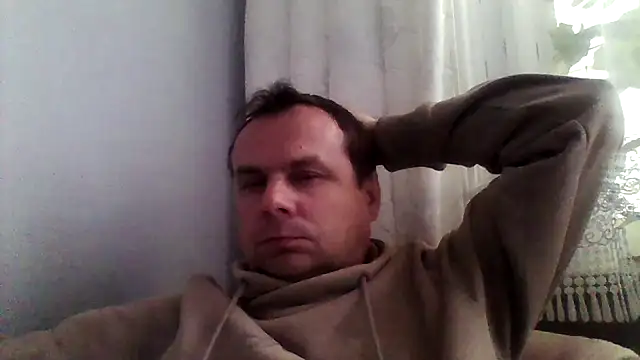 Snapshot of grzes19763 chatting on 04-15-26, 08:42 grzes19763 online show from 04-15-26, 08:42