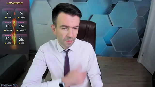 SteveTiger online show from 11-23-25, 03:49