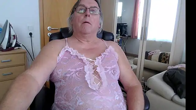 Sissygera online show from 01-09-25, 02:29